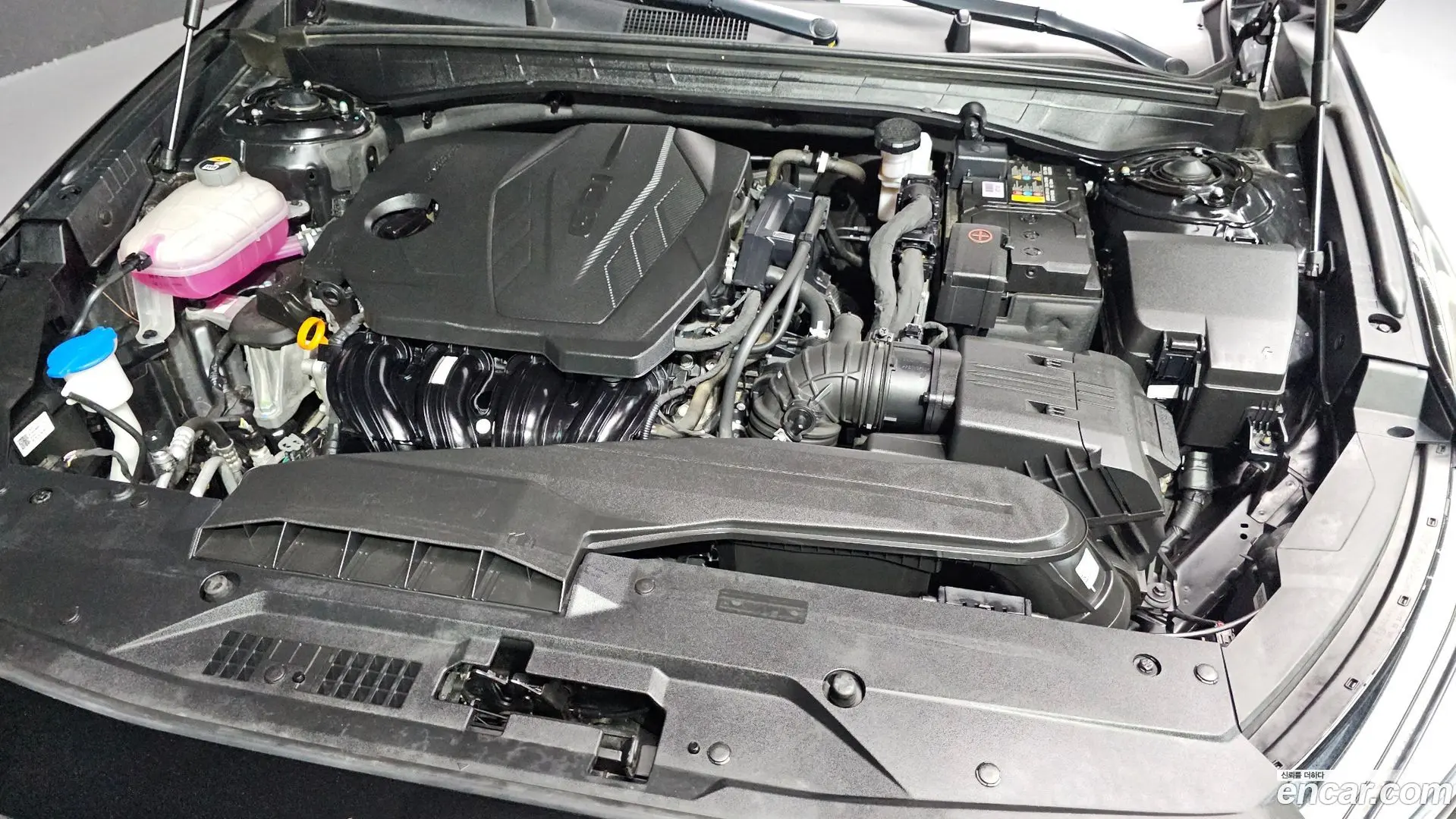 Kia K8 2.5 Gasoline 2WD
