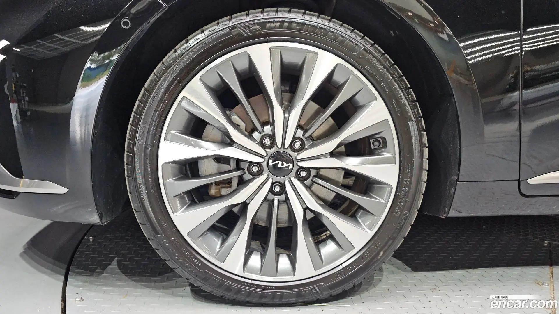 Kia K8 2.5 Gasoline 2WD