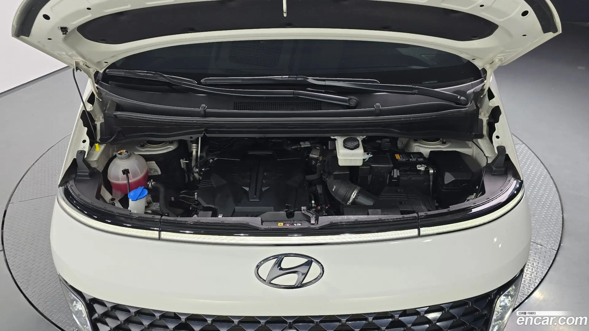 Hyundai Staria L3.5 Lounge 7-Seater