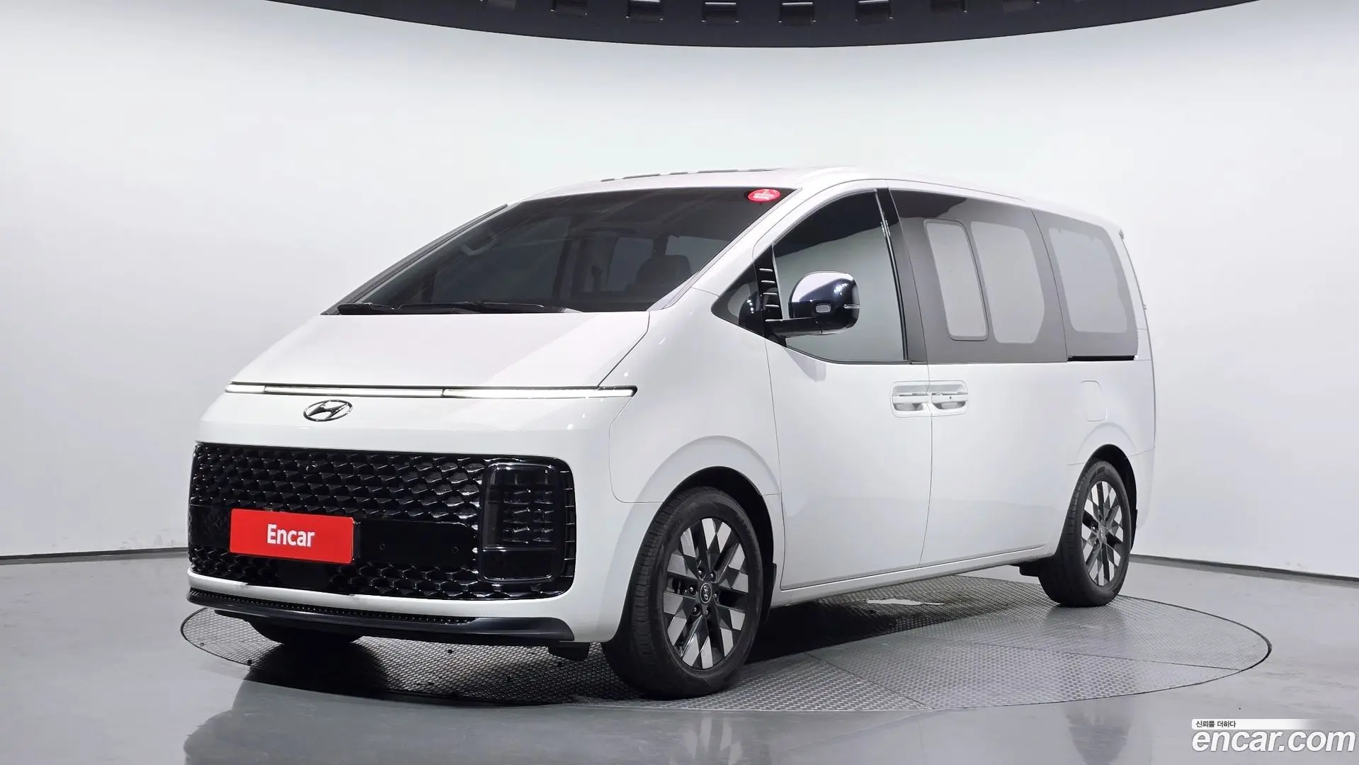 Hyundai Staria L3.5 Lounge 7-Seater