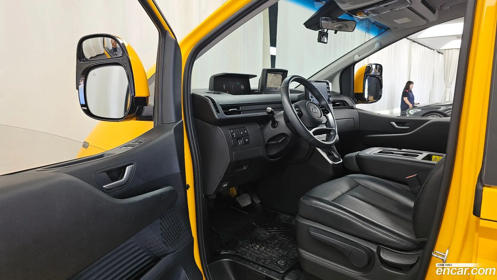 Hyundai Staria L3.5 Kinder Safety Car