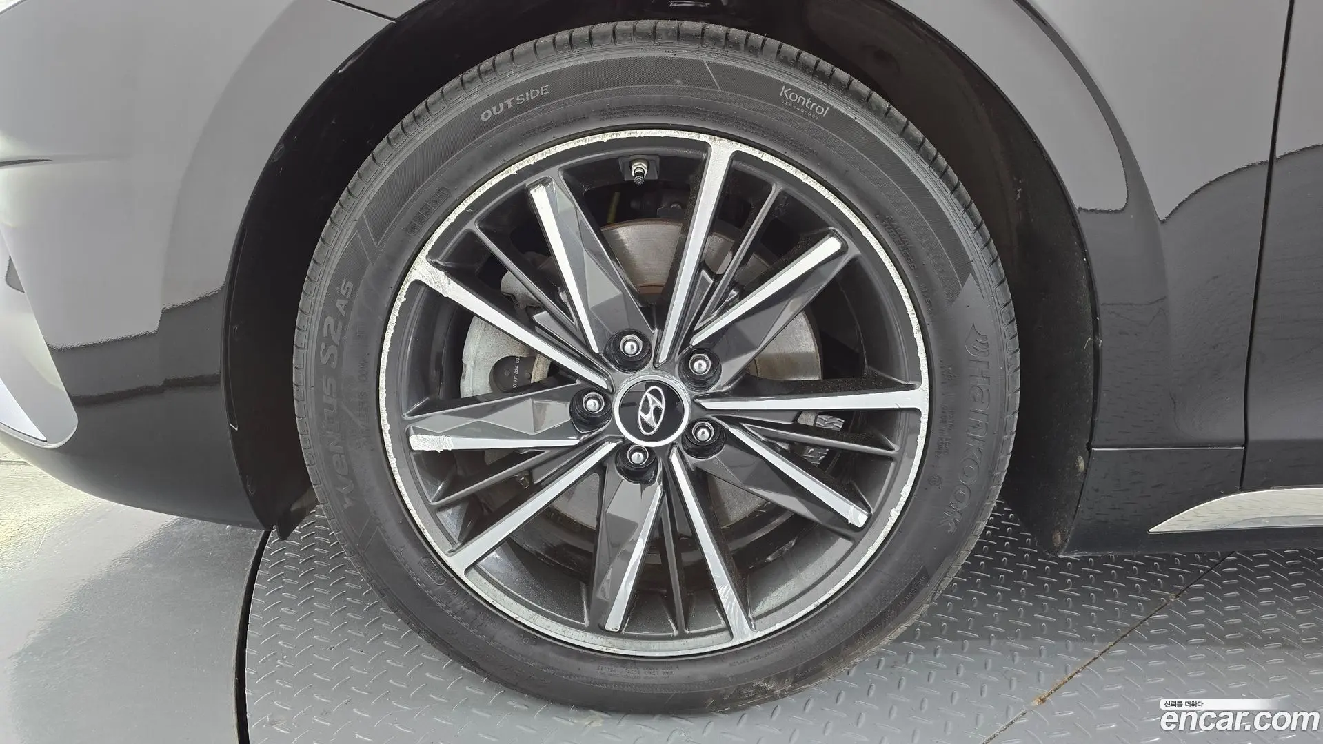 Hyundai Grandeur 3.3