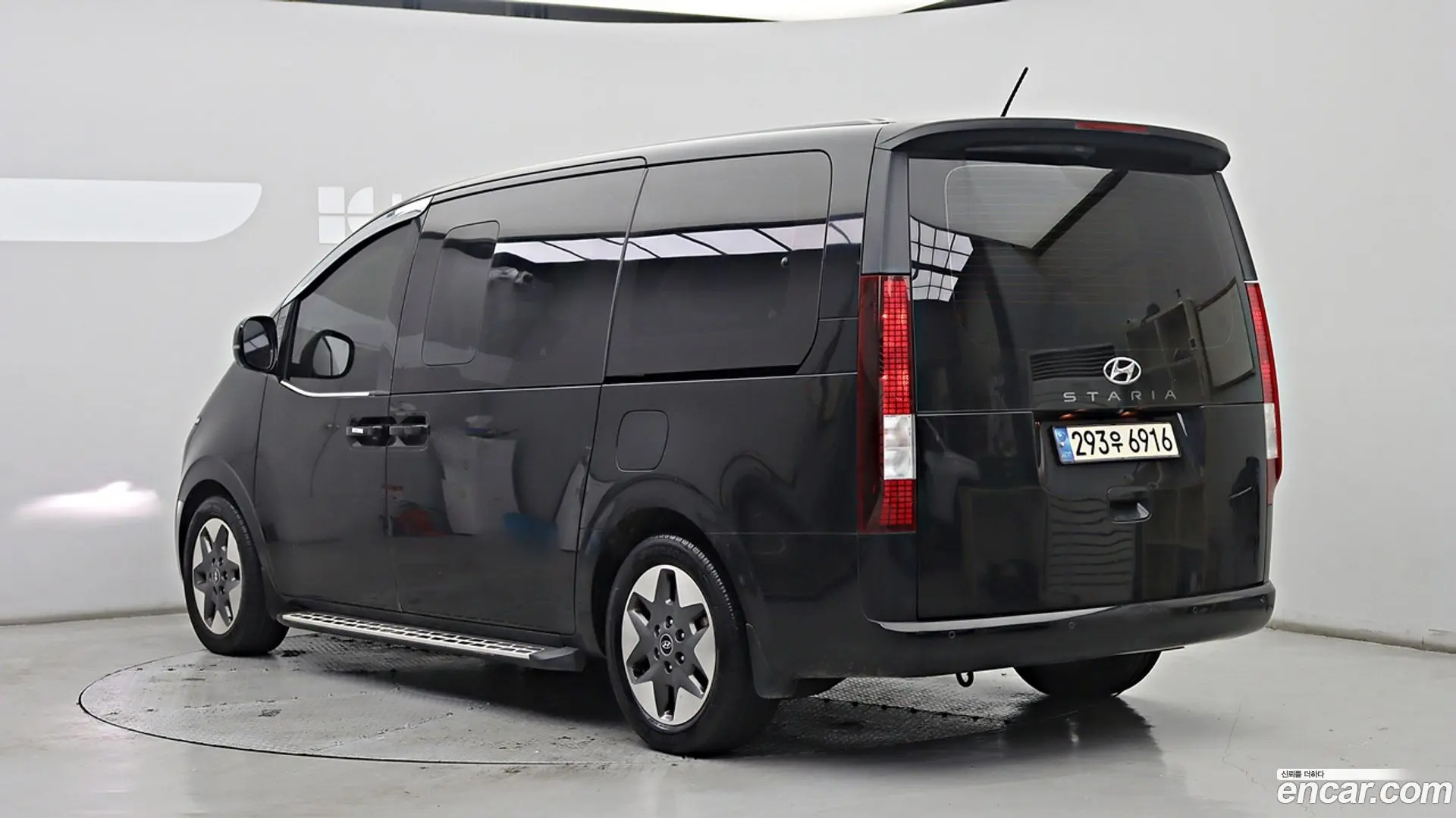 Hyundai Staria Tourer 9-Seater 2021