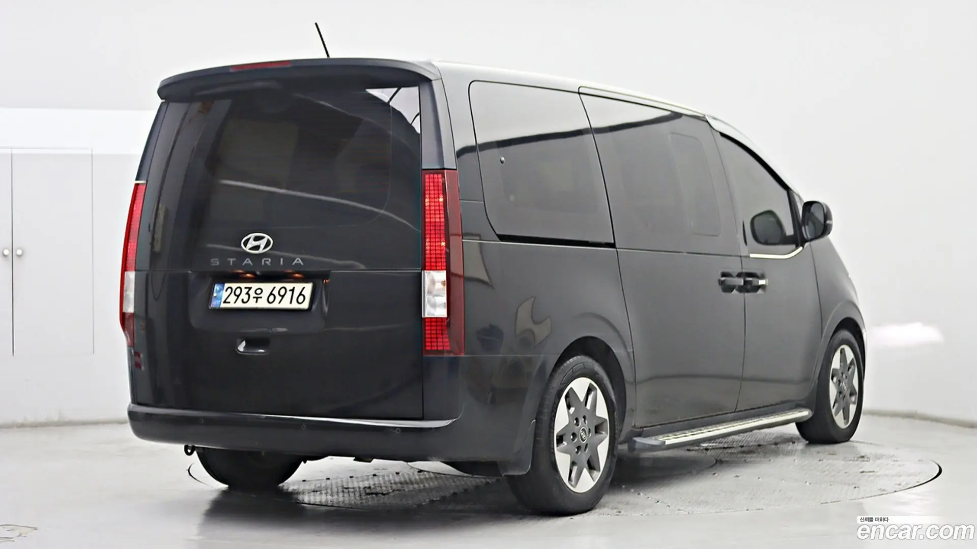 Hyundai Staria Tourer 9-Seater 2021