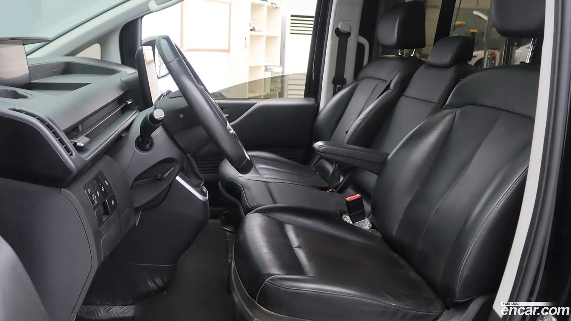 Hyundai Staria Tourer 9-Seater 2021