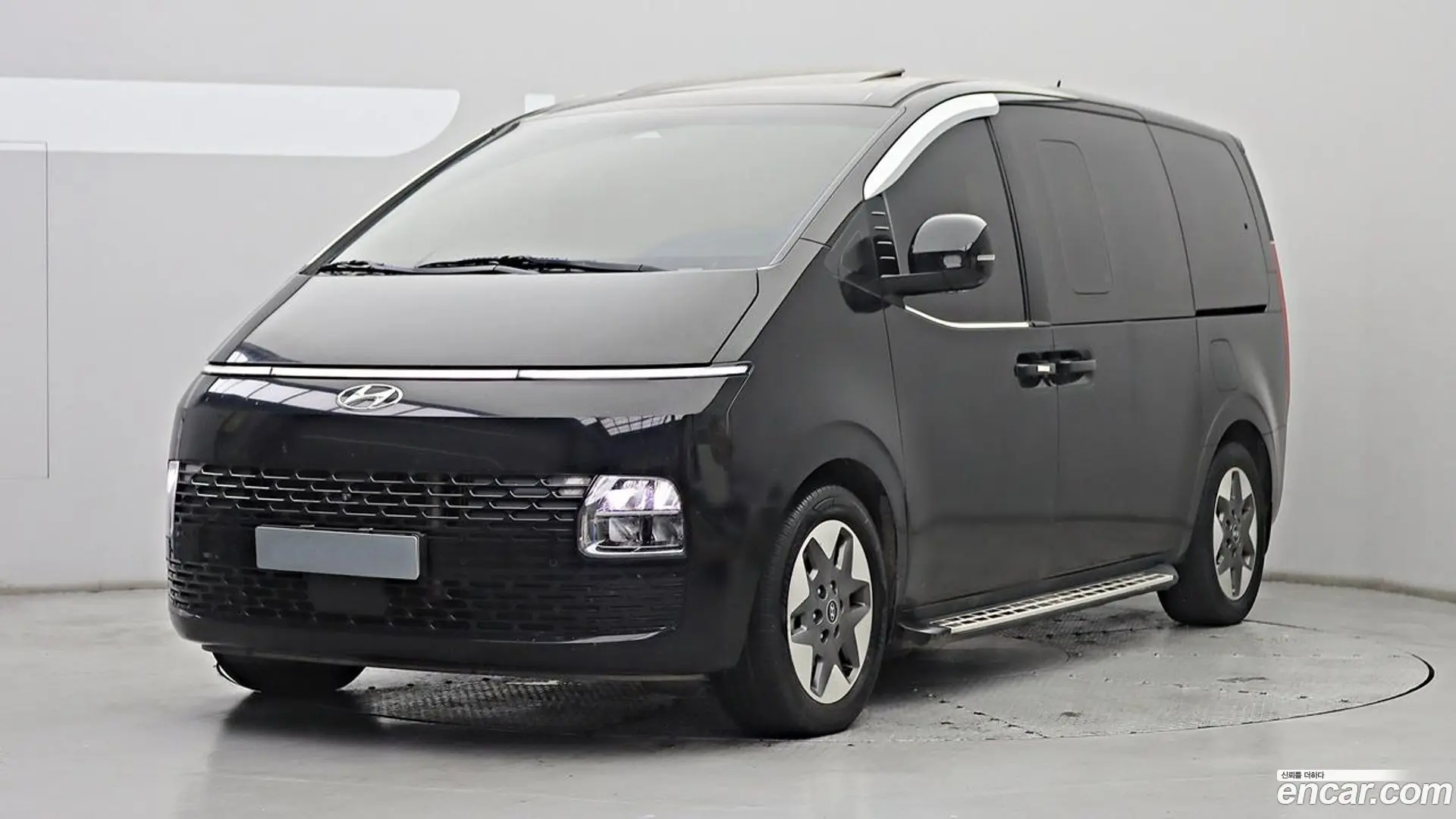 Hyundai Staria Tourer 9-Seater 2021