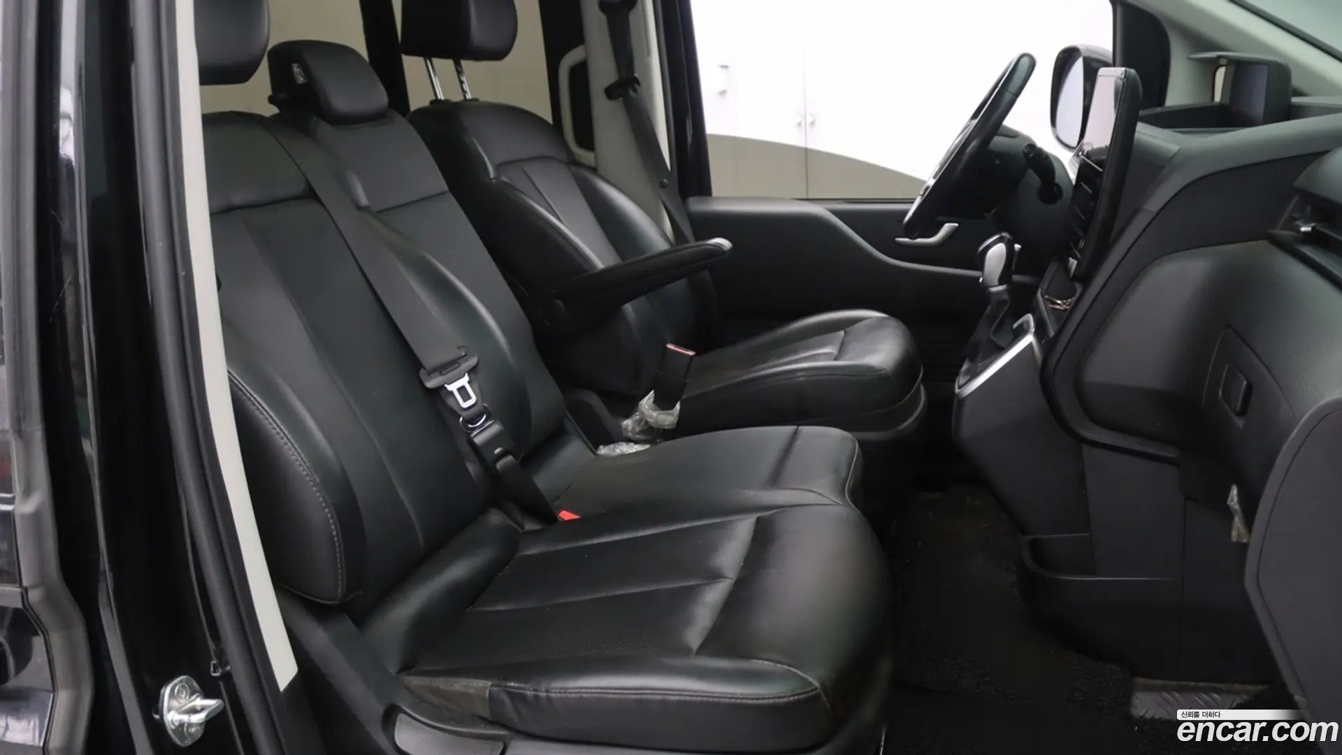 Hyundai Staria Tourer 9-Seater 2021