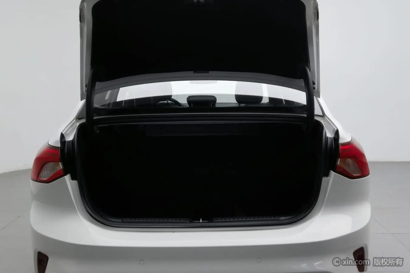 Ford Focus 2020 Sedan EcoBoost 180 Auto ST Line