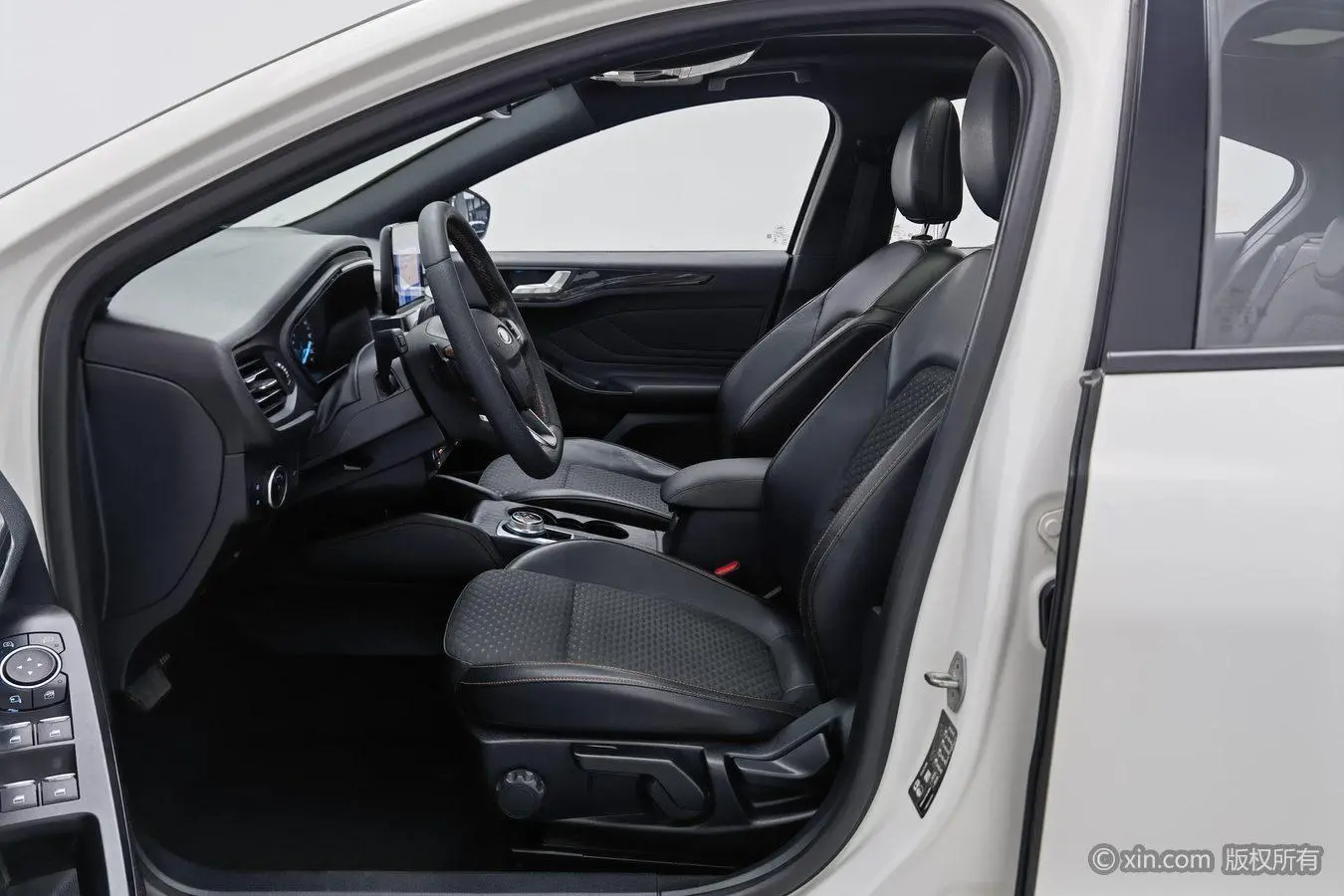 Ford Focus 2020 Sedan EcoBoost 180 Auto ST Line