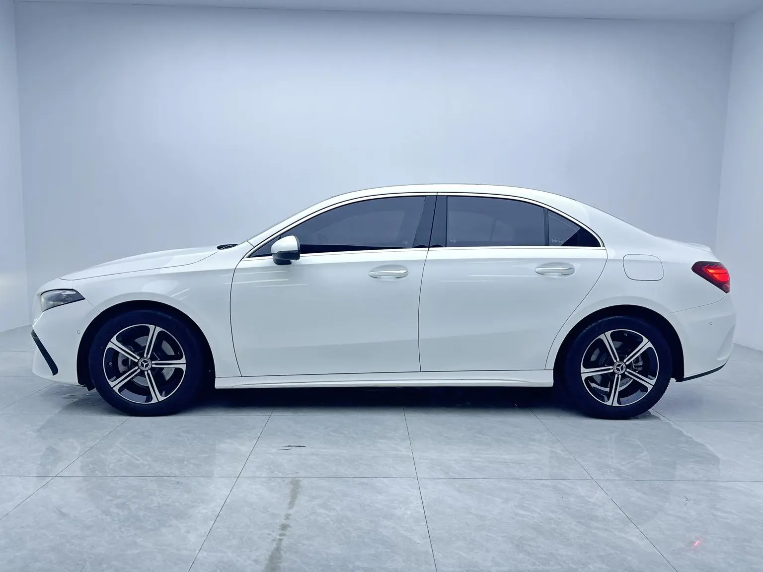 Mercedes-Benz A Class 2024 2nd Facelift A 200 L Fashion