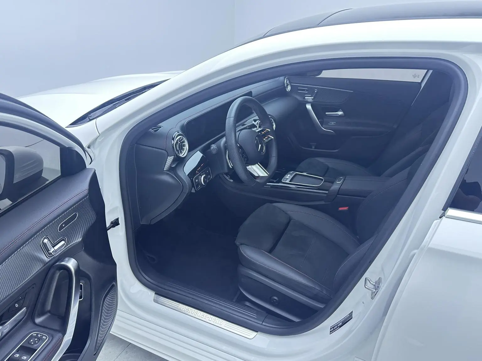 Mercedes-Benz A Class 2024 2nd Facelift A 200 L Fashion