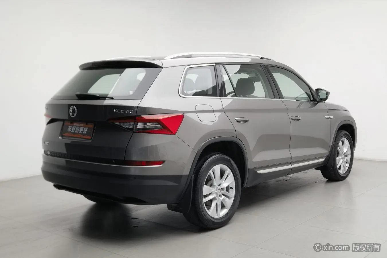 Skoda 2018 Facelift TSI330 5 seat 2WD Comfort