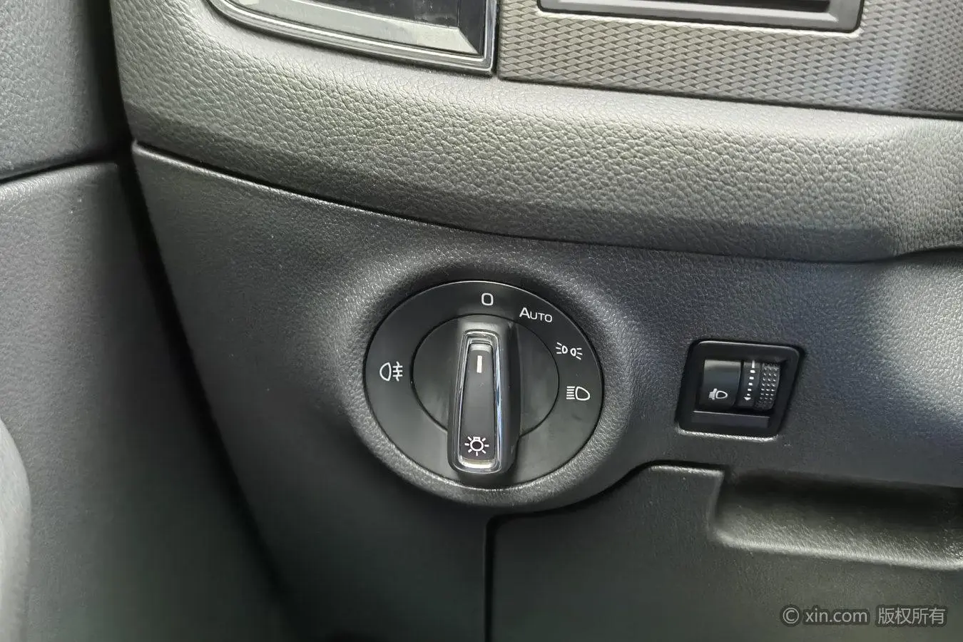 Skoda 2018 Facelift TSI330 5 seat 2WD Comfort