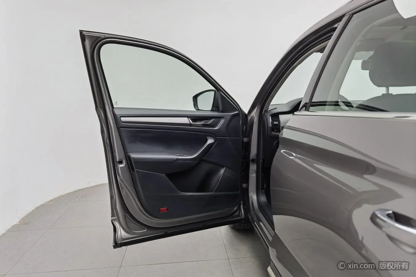 Skoda 2018 Facelift TSI330 5 seat 2WD Comfort
