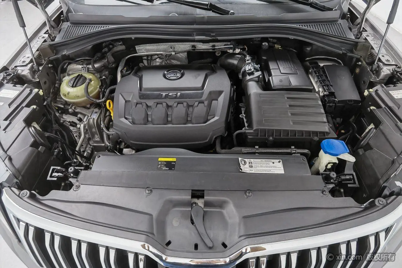 Skoda 2018 Facelift TSI330 5 seat 2WD Comfort