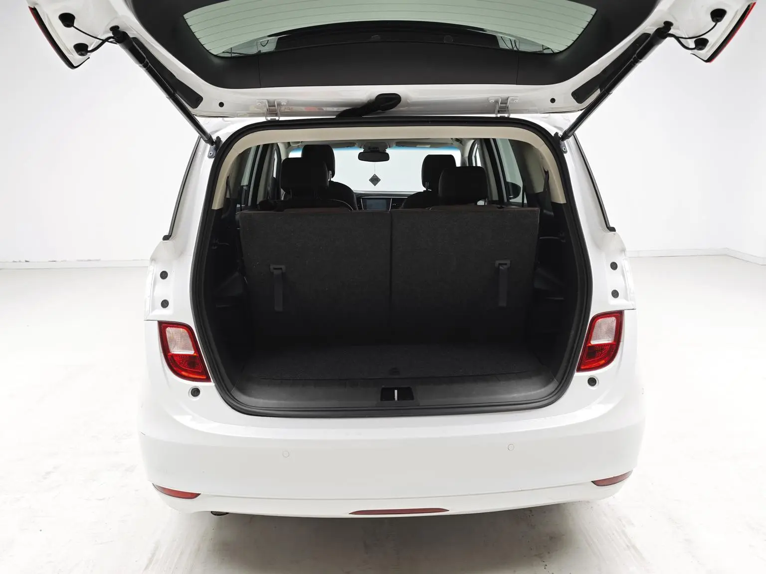 Buick GL6 2019 18T 6 seat Connected Premium China V