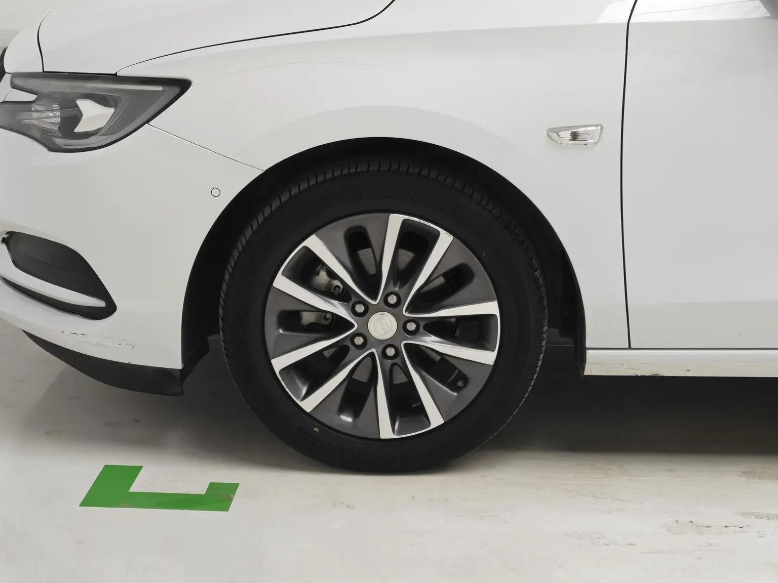 Buick GL6 2019 18T 6 seat Connected Premium China V