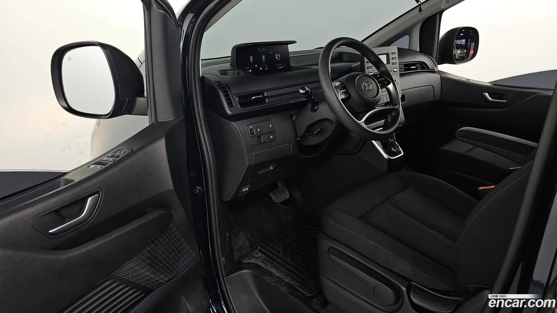 Hyundai Staria Cargo 5-Seater 2021