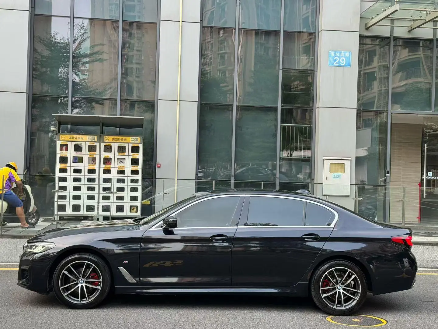 BMW 5 Series 2021 525Li M Sport Package