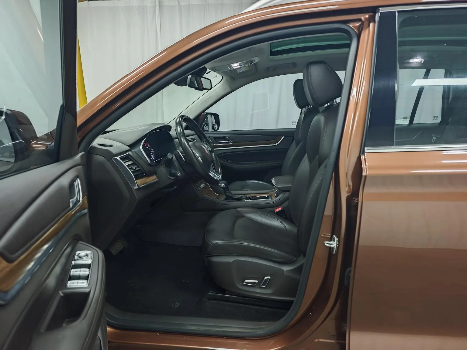 Roewe RX8 2018 30T Smart Connected 2WD Supreme