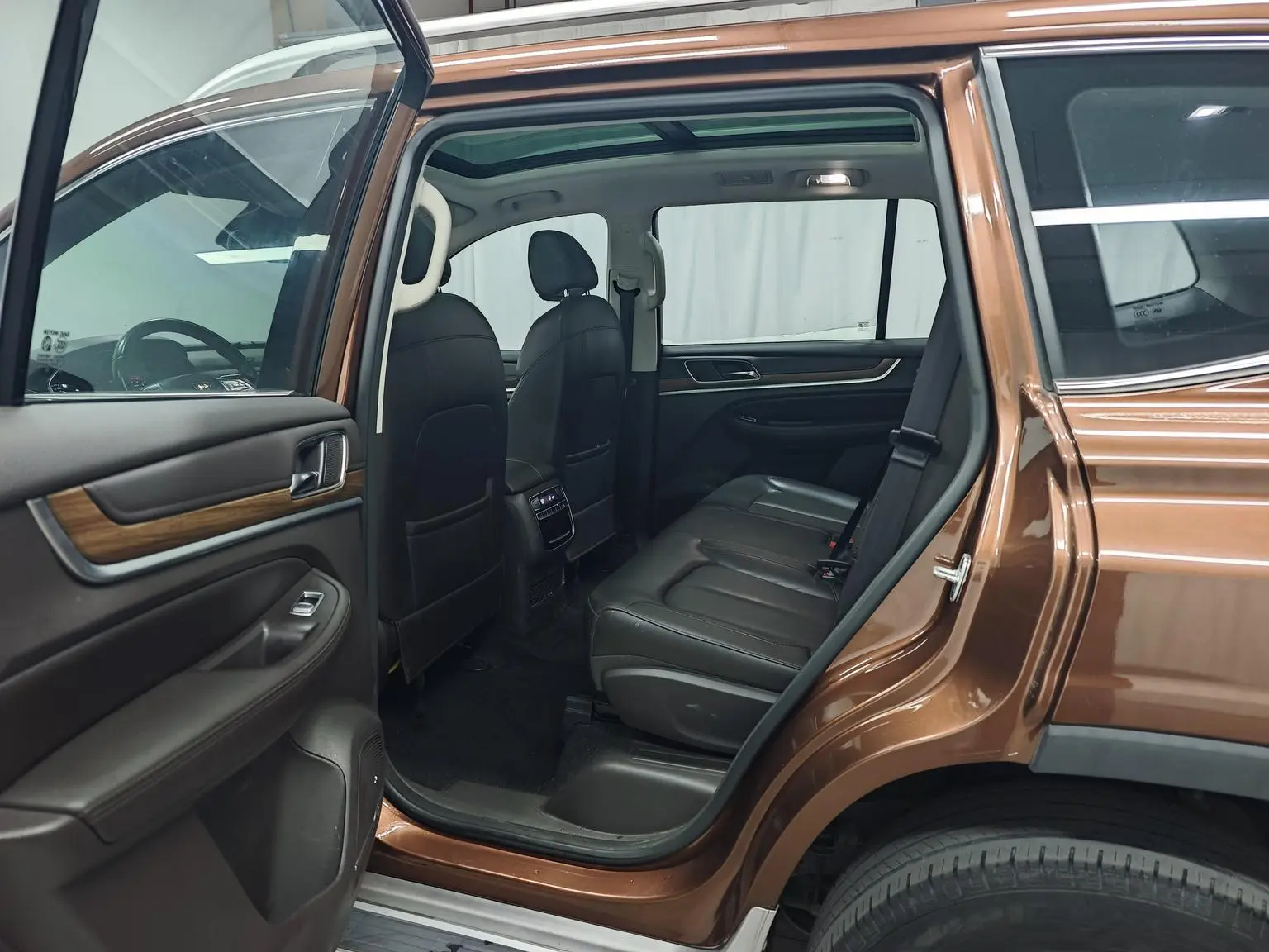 Roewe RX8 2018 30T Smart Connected 2WD Supreme