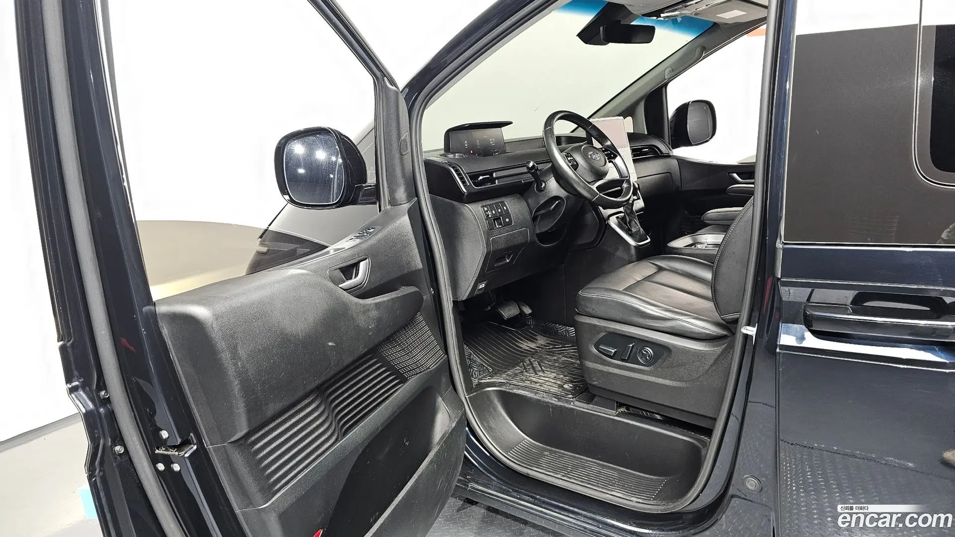 Hyundai Staria Cargo 5-Seater 2021