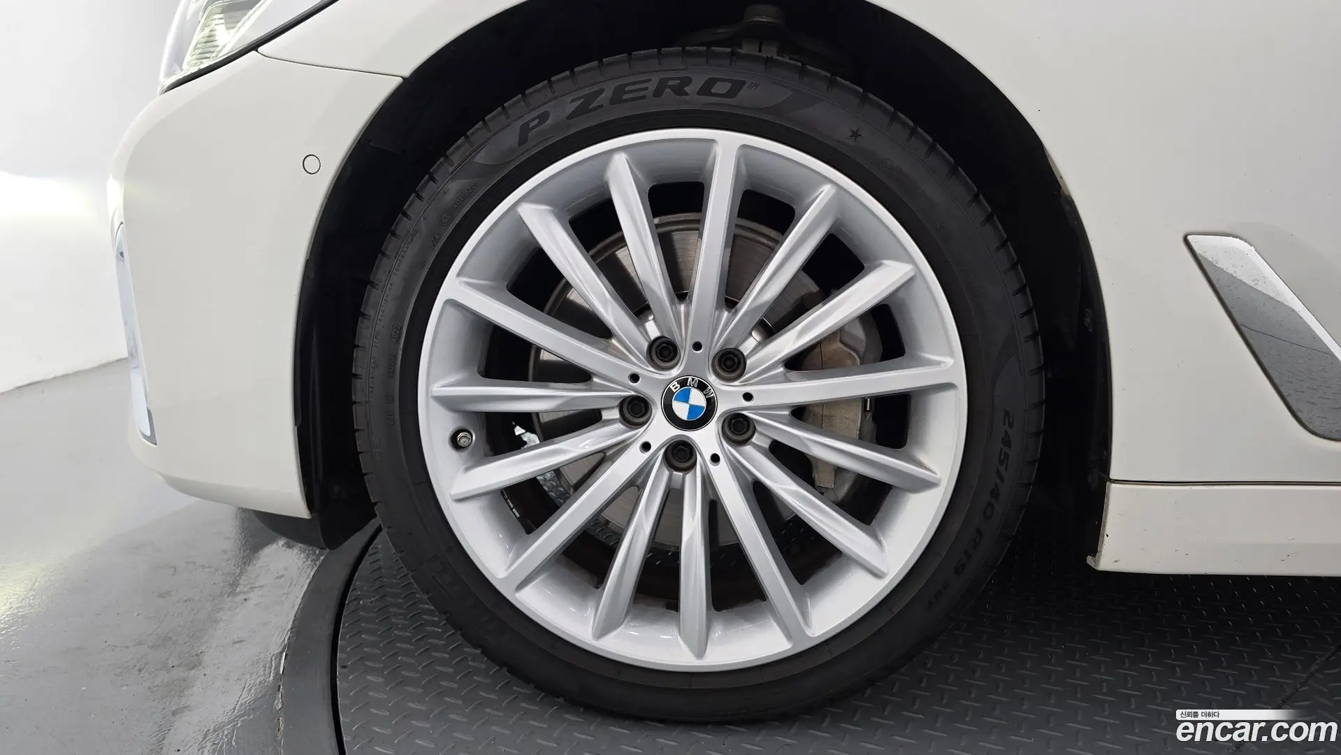 BMW 5-Series 530i Luxury 2020