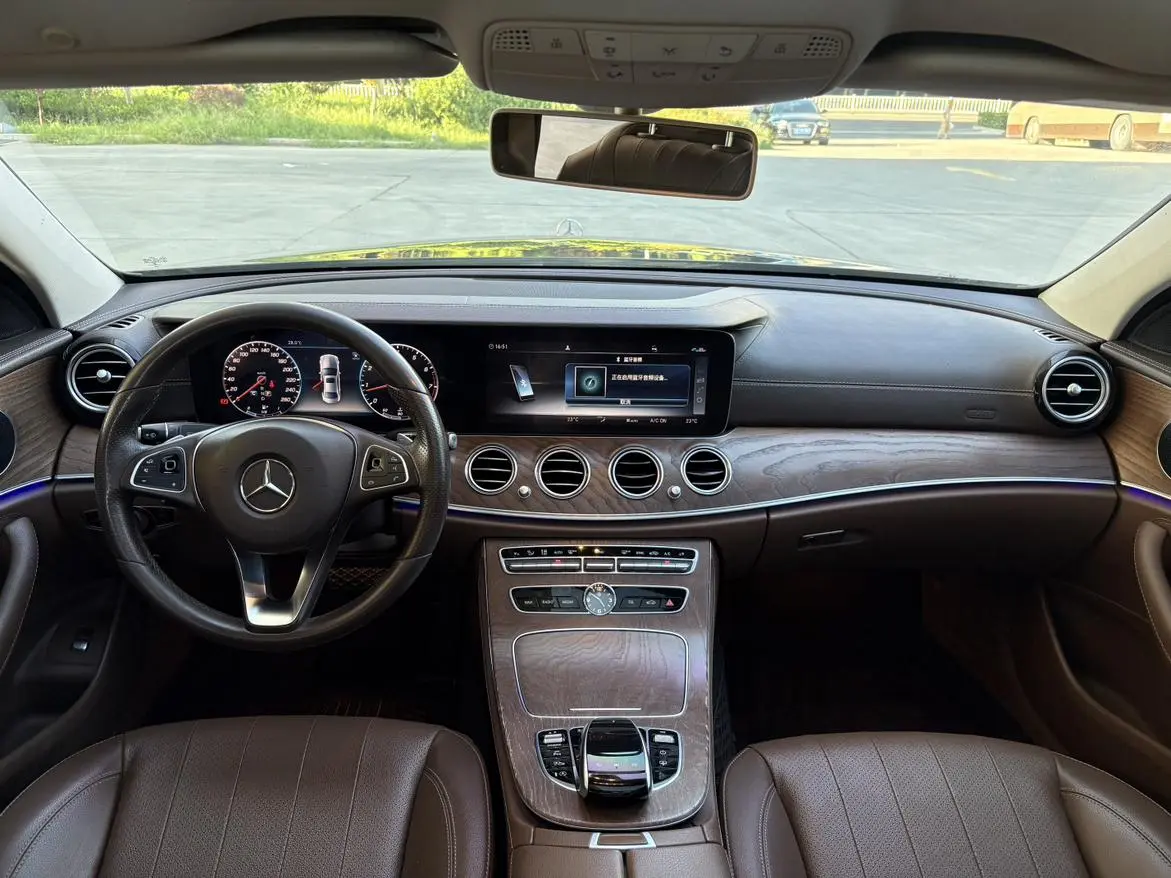 Mercedes-Benz E Class 2018 E 300 L Luxury