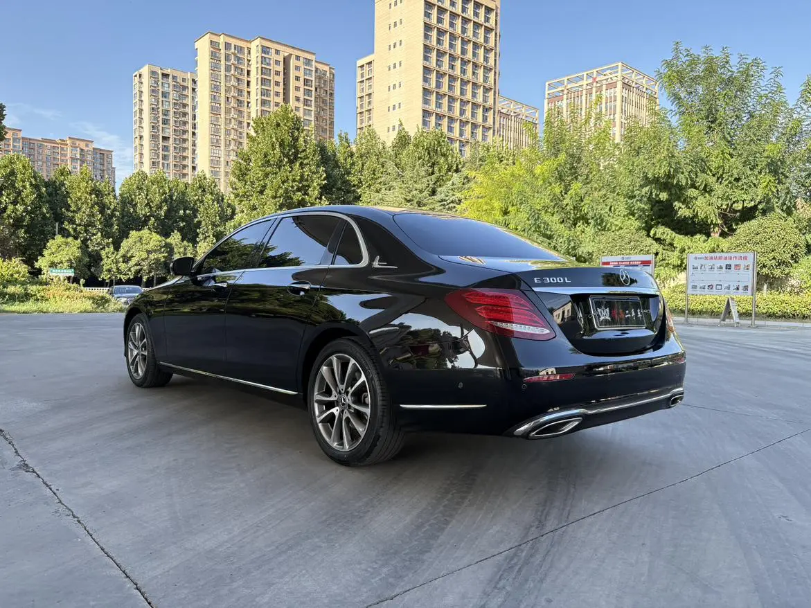 Mercedes-Benz E Class 2018 E 300 L Luxury