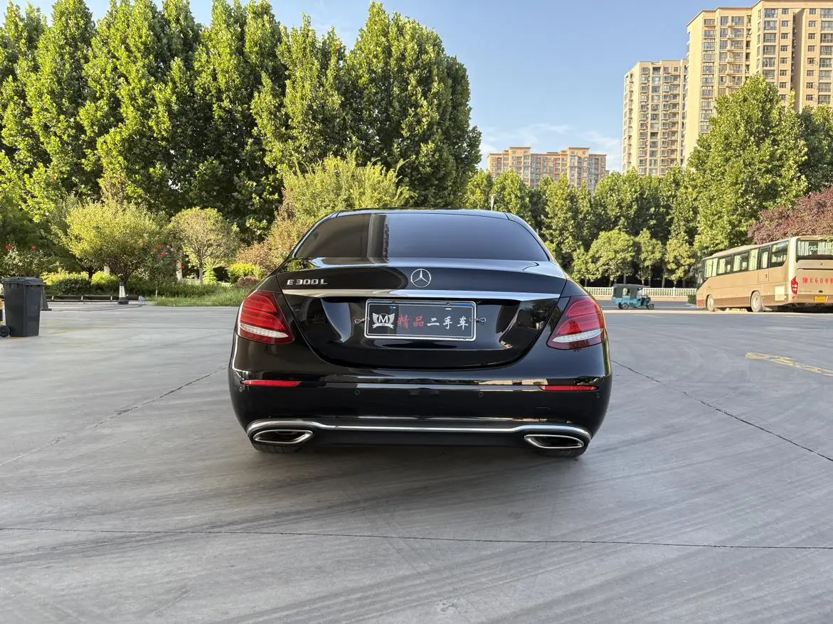 Mercedes-Benz E Class 2018 E 300 L Luxury