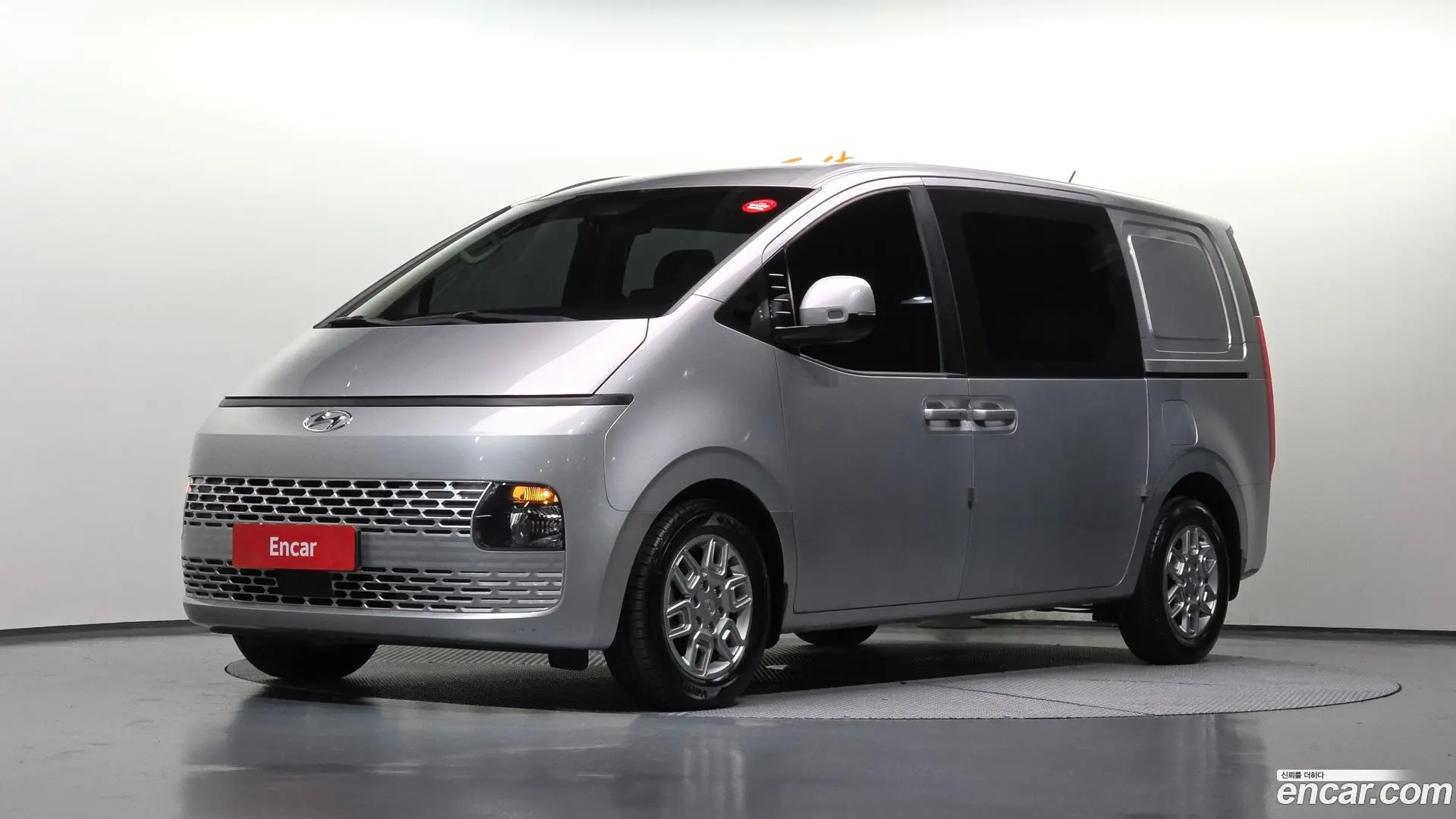 Hyundai Staria Cargo 5-Seater 2021