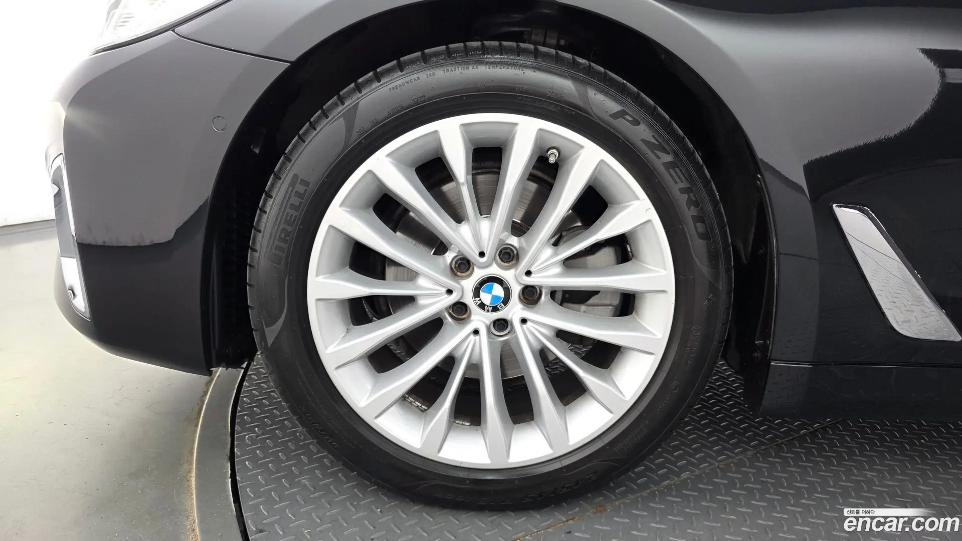BMW 5-Series 520i Luxury 2020