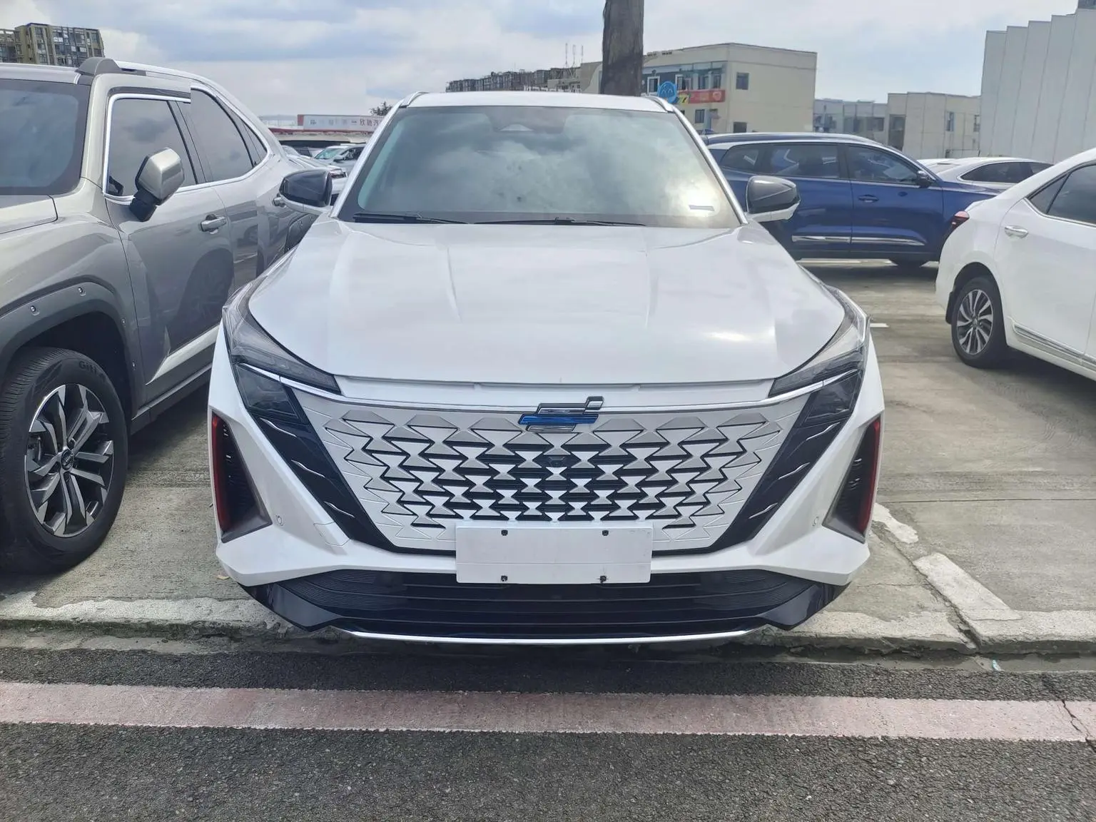 Changan Oshan Z6 2023 Blue Whale 1.5T DCT Smart Leading