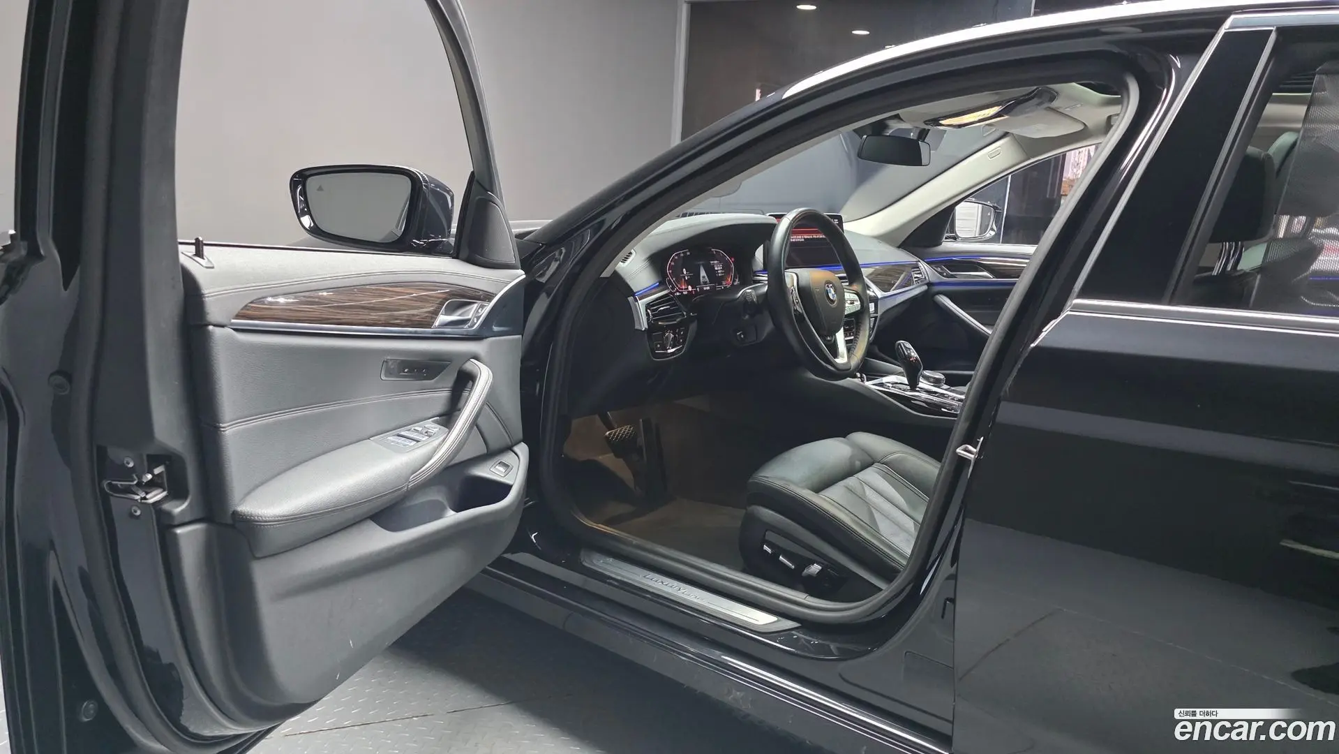 BMW 5-Series 520i Luxury 2020