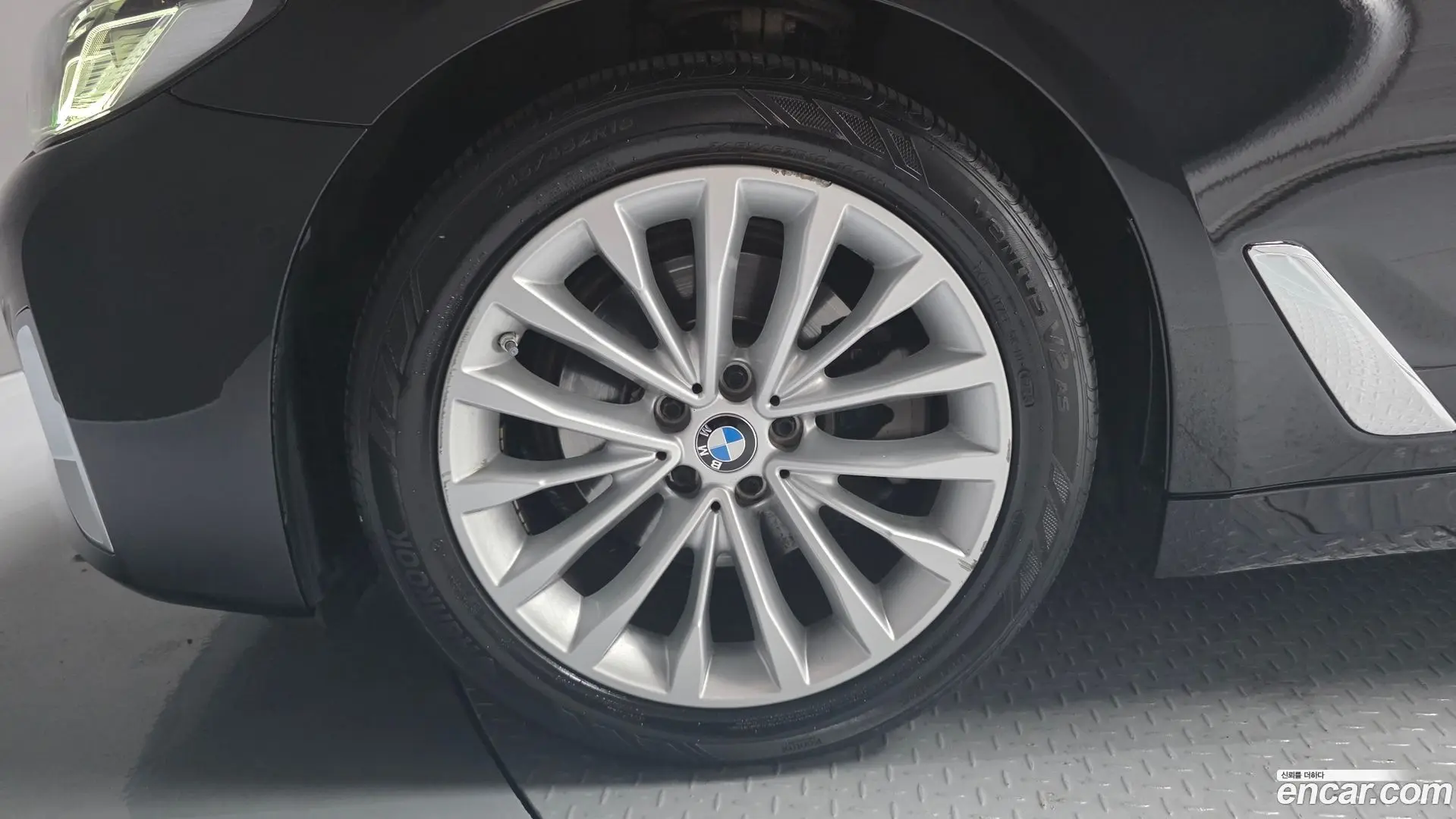 BMW 5-Series 520i Luxury 2020