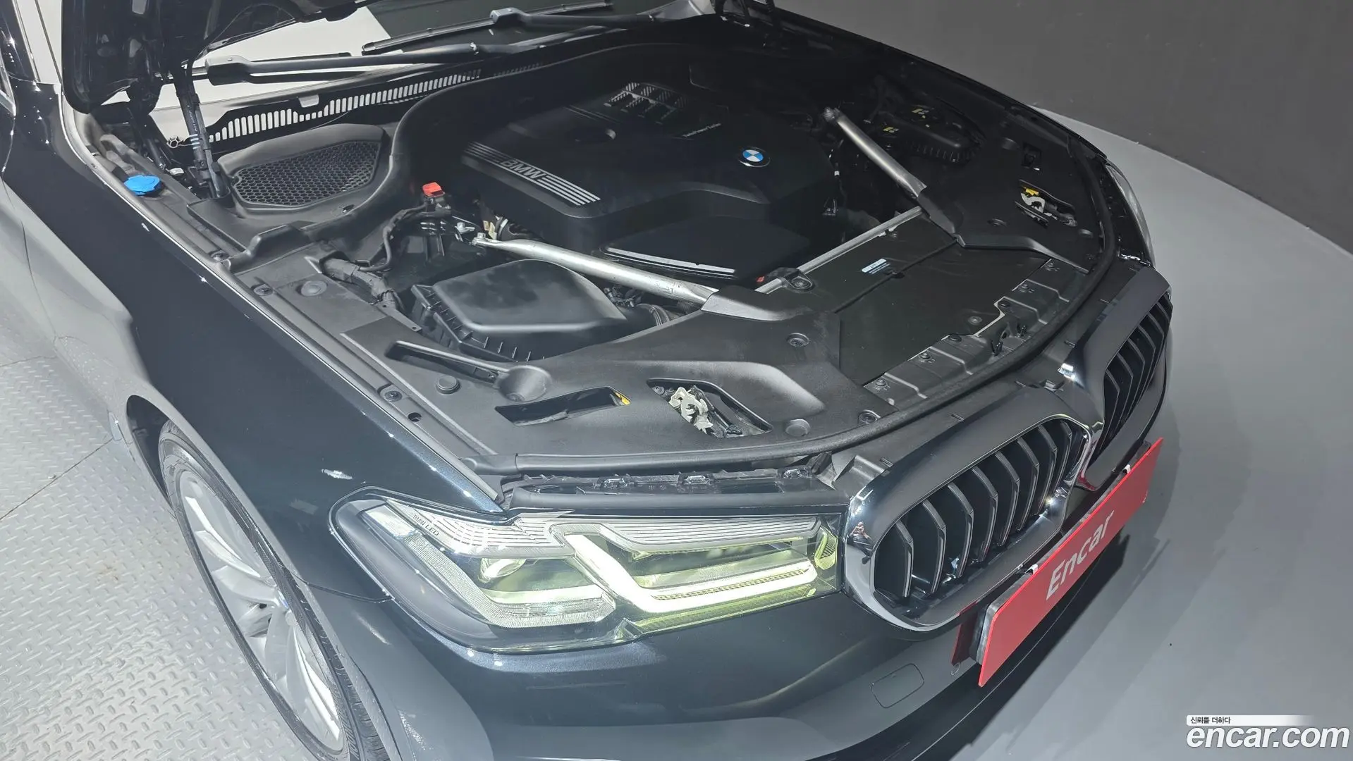 BMW 5-Series 520i Luxury 2020