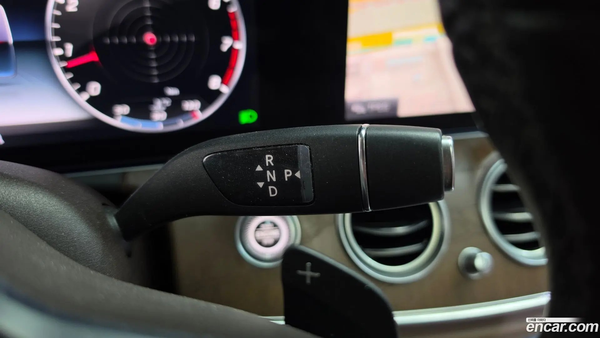 Mercedes-Benz E-Class E300 4MATIC Exclusive 2016