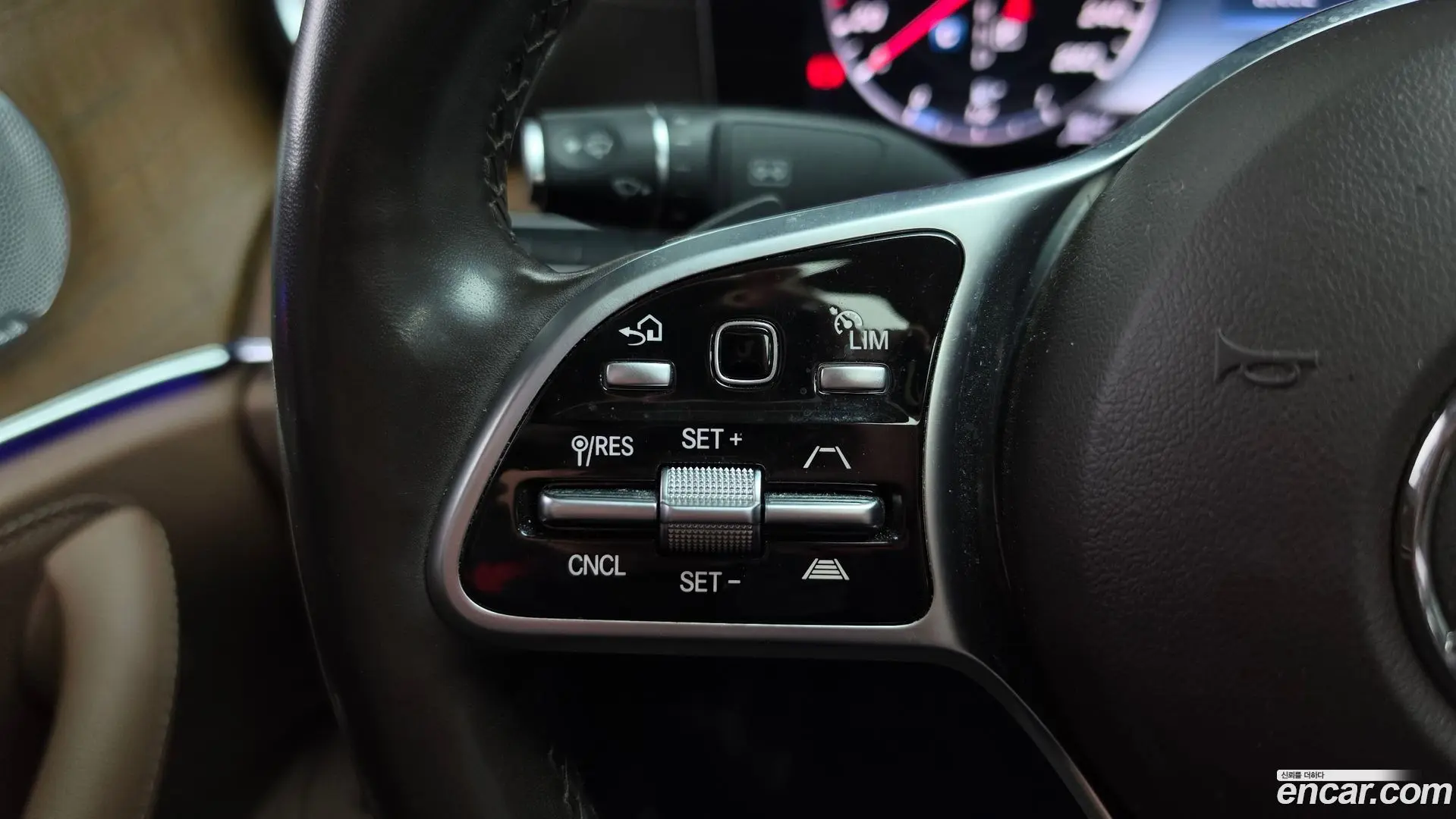 Mercedes-Benz E-Class E300 4MATIC Exclusive 2016