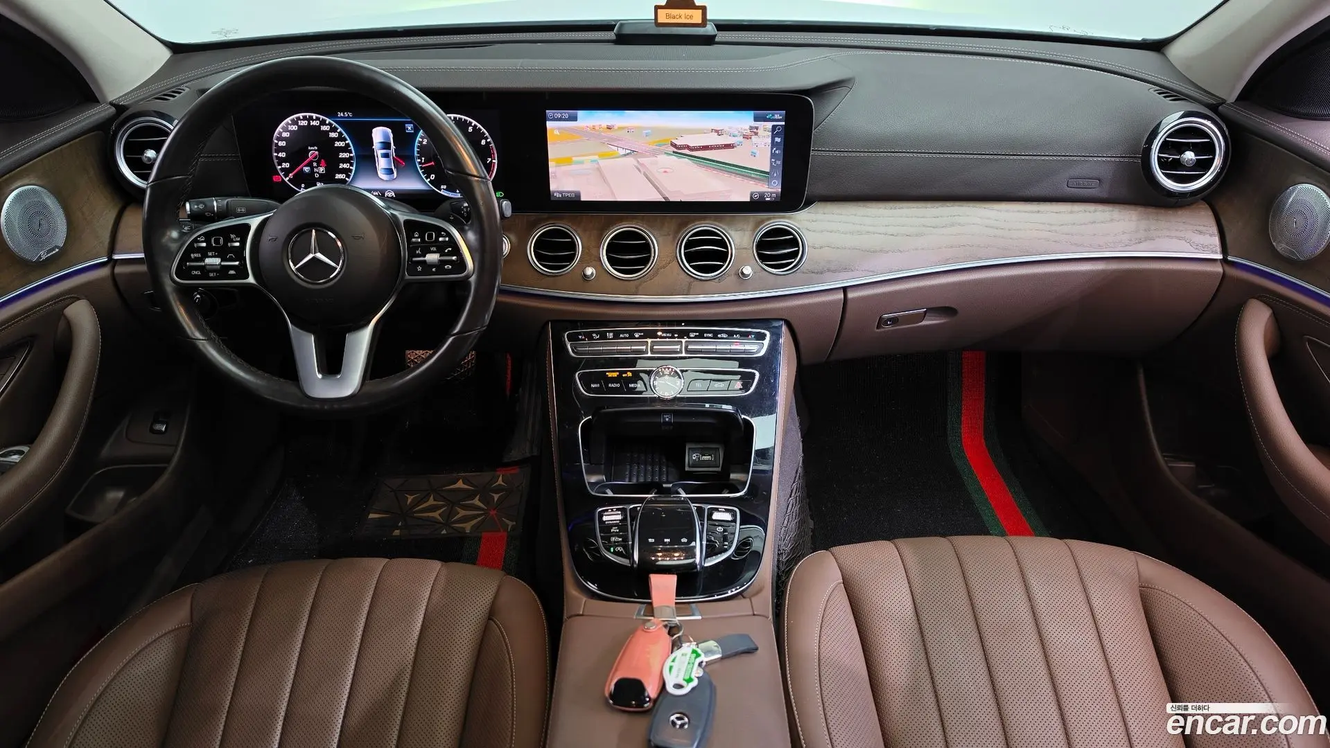 Mercedes-Benz E-Class E300 4MATIC Exclusive 2016