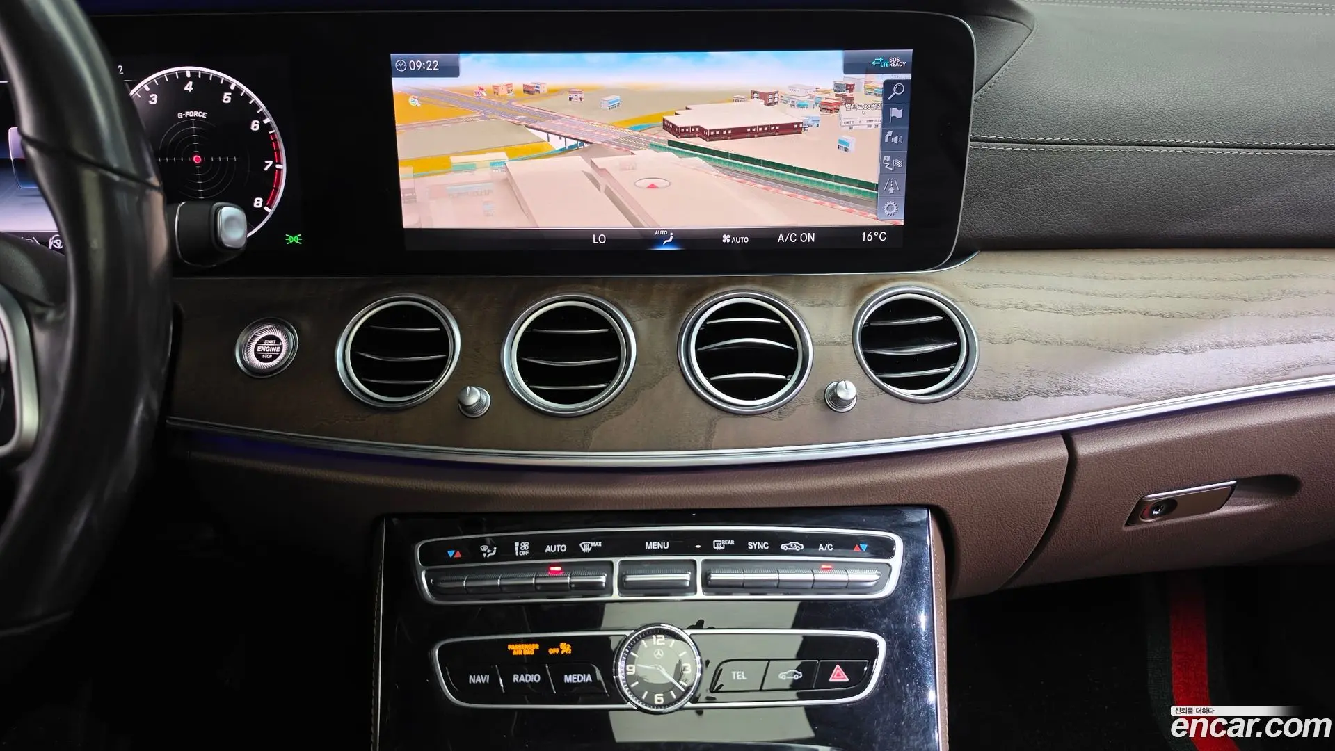 Mercedes-Benz E-Class E300 4MATIC Exclusive 2016
