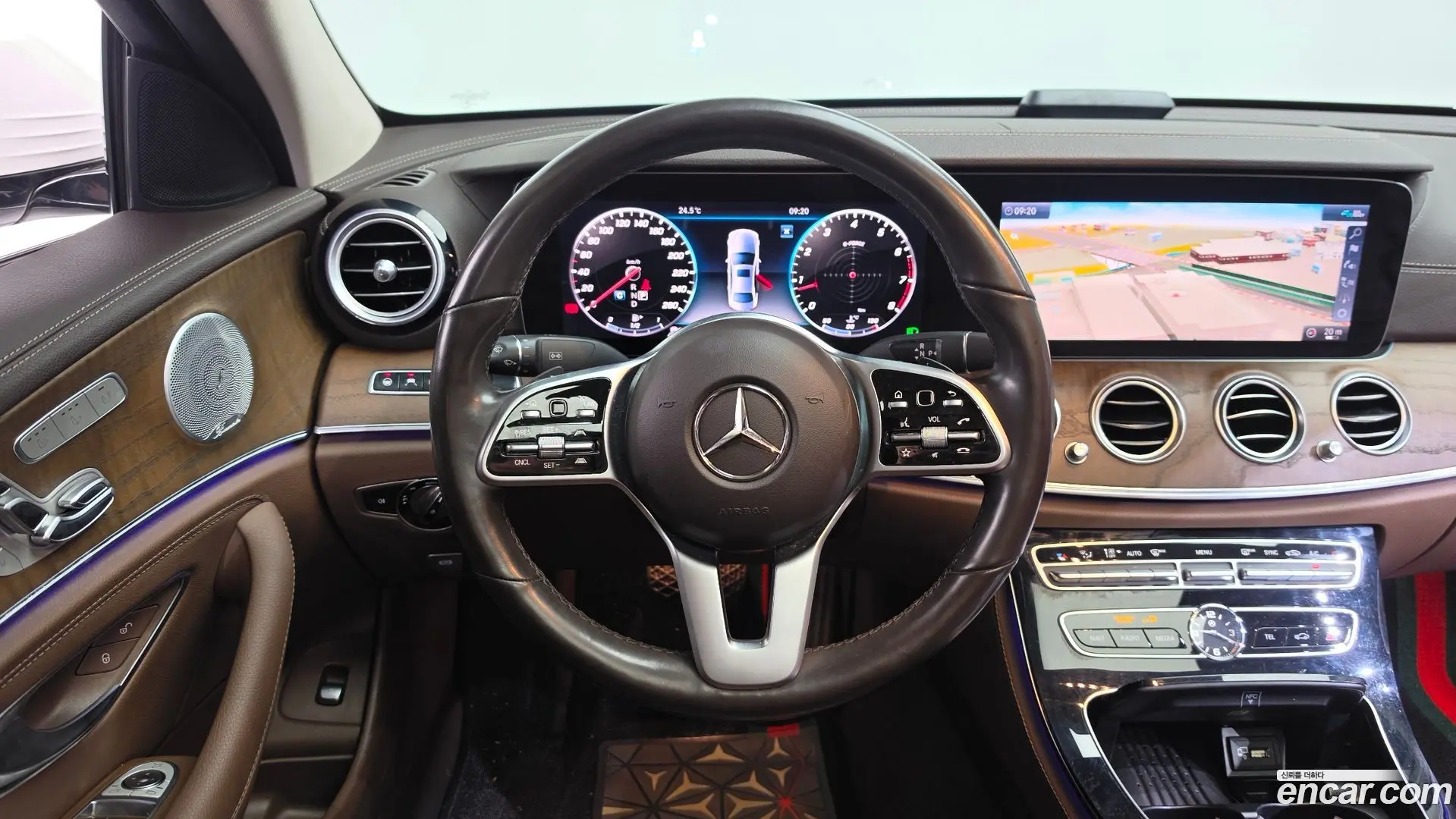 Mercedes-Benz E-Class E300 4MATIC Exclusive 2016