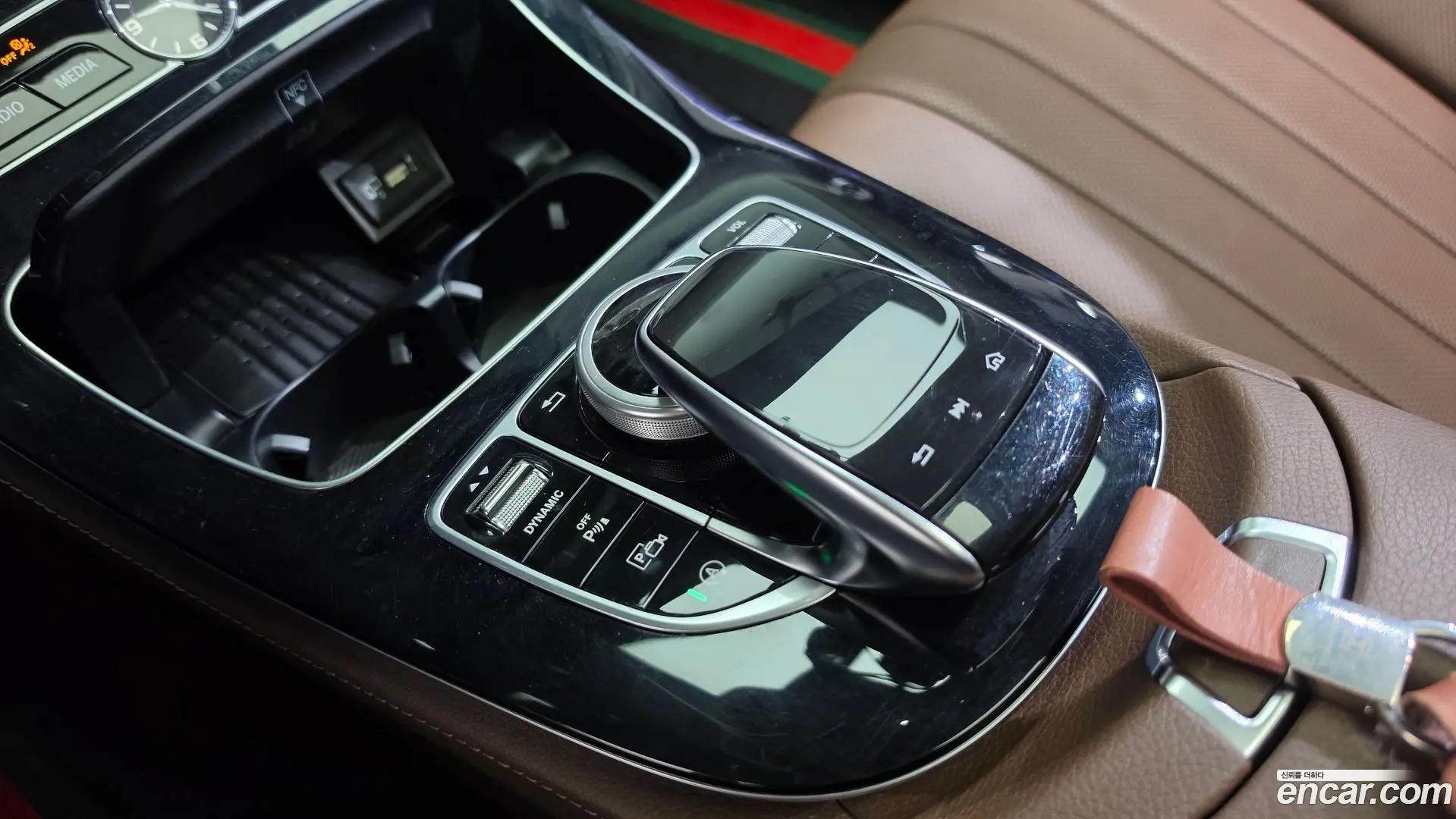 Mercedes-Benz E-Class E300 4MATIC Exclusive 2016