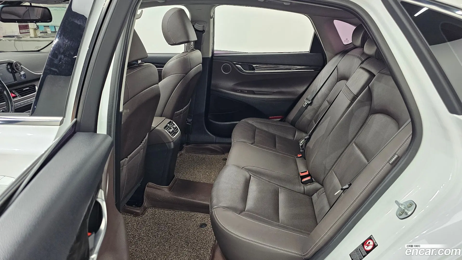 Hyundai Grandeur 3.0 LPi Modern (Rental Car)