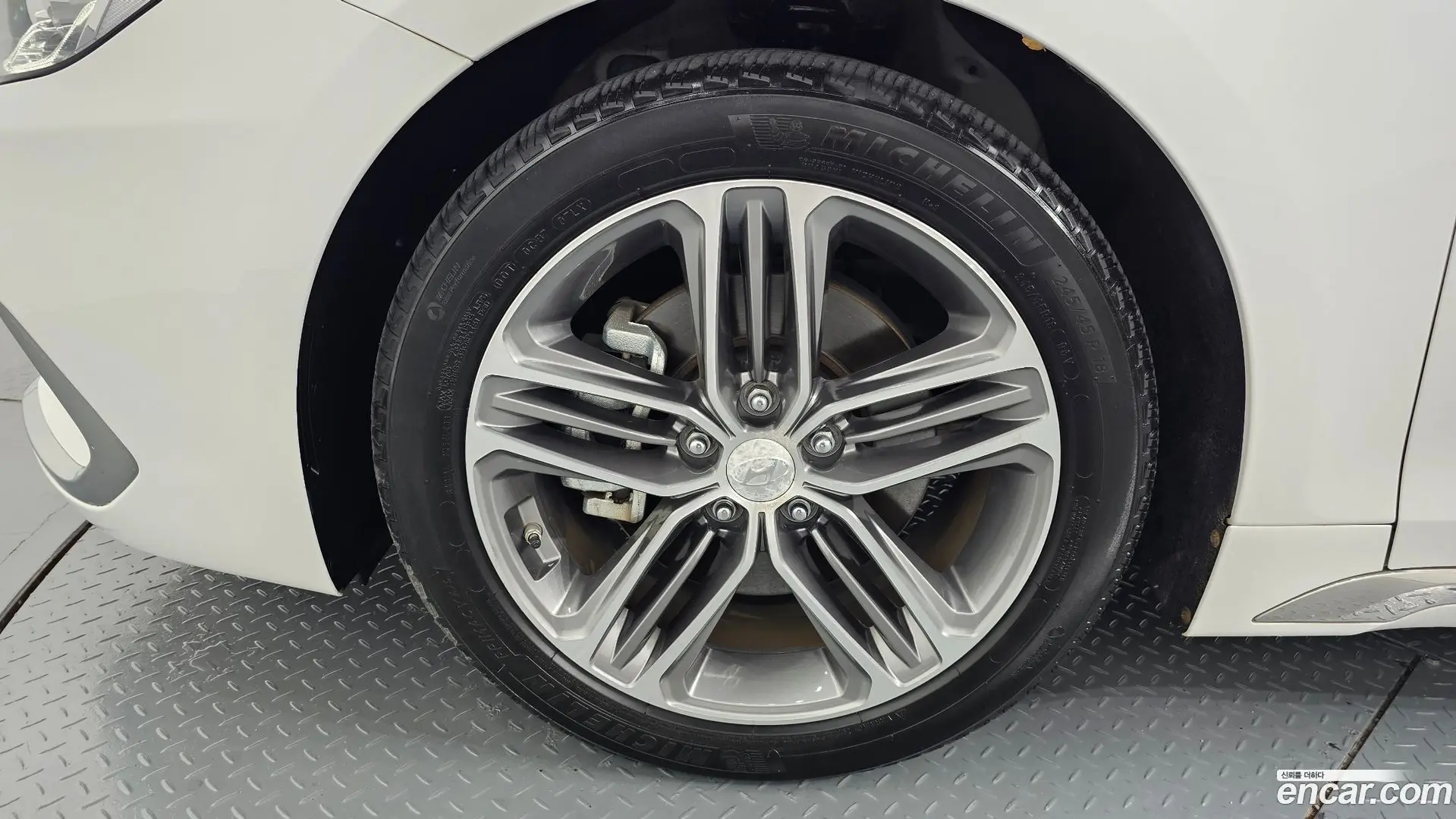 Hyundai Grandeur 3.0 LPi Modern (Rental Car)