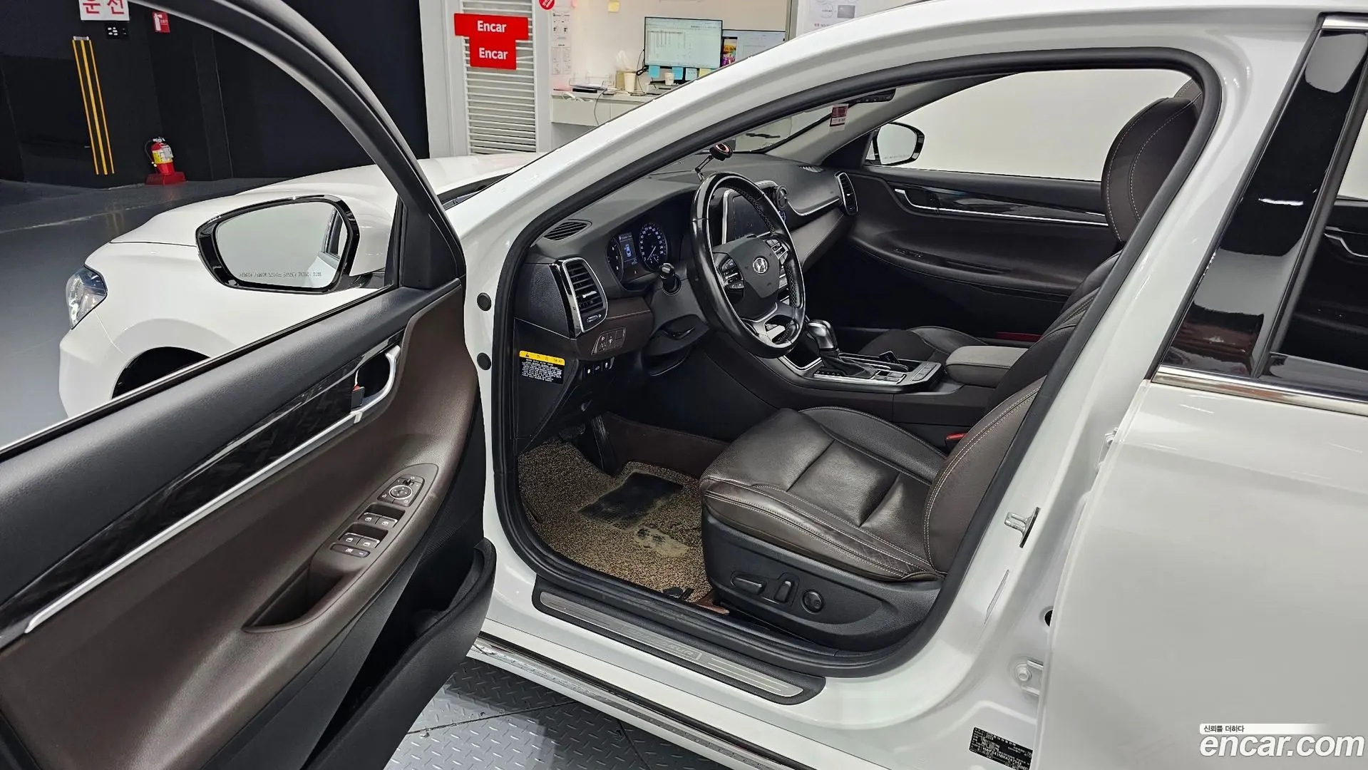 Hyundai Grandeur 3.0 LPi Modern (Rental Car)