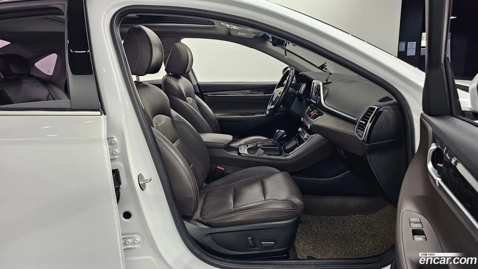 Hyundai Grandeur 3.0 LPi Modern (Rental Car)