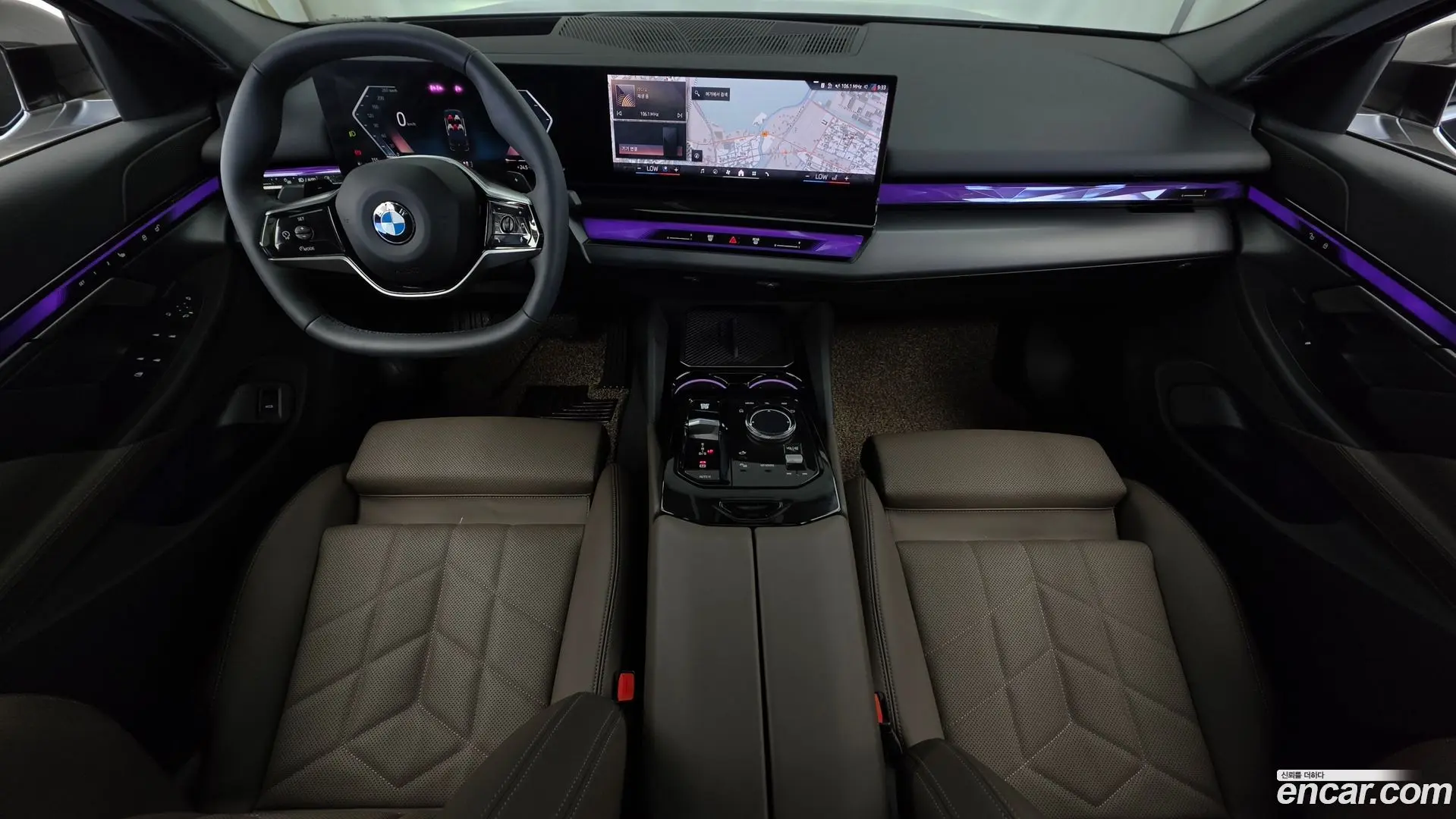BMW 5-Series 520i 2011