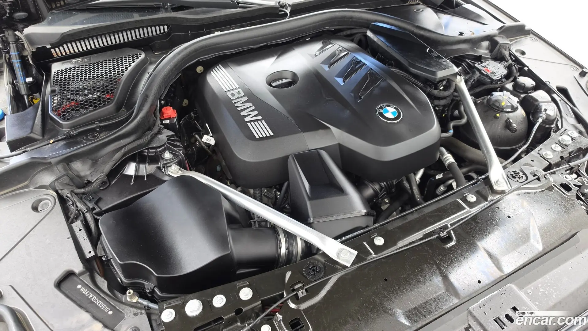 BMW 5-Series 520i 2011