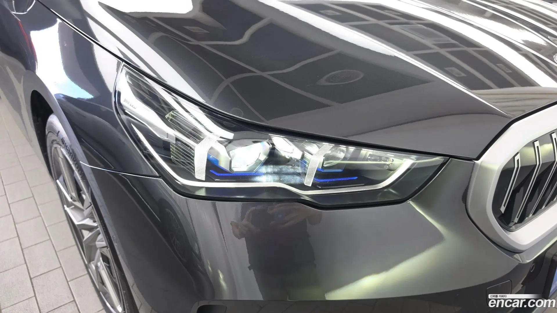 BMW 5-Series 520i 2011
