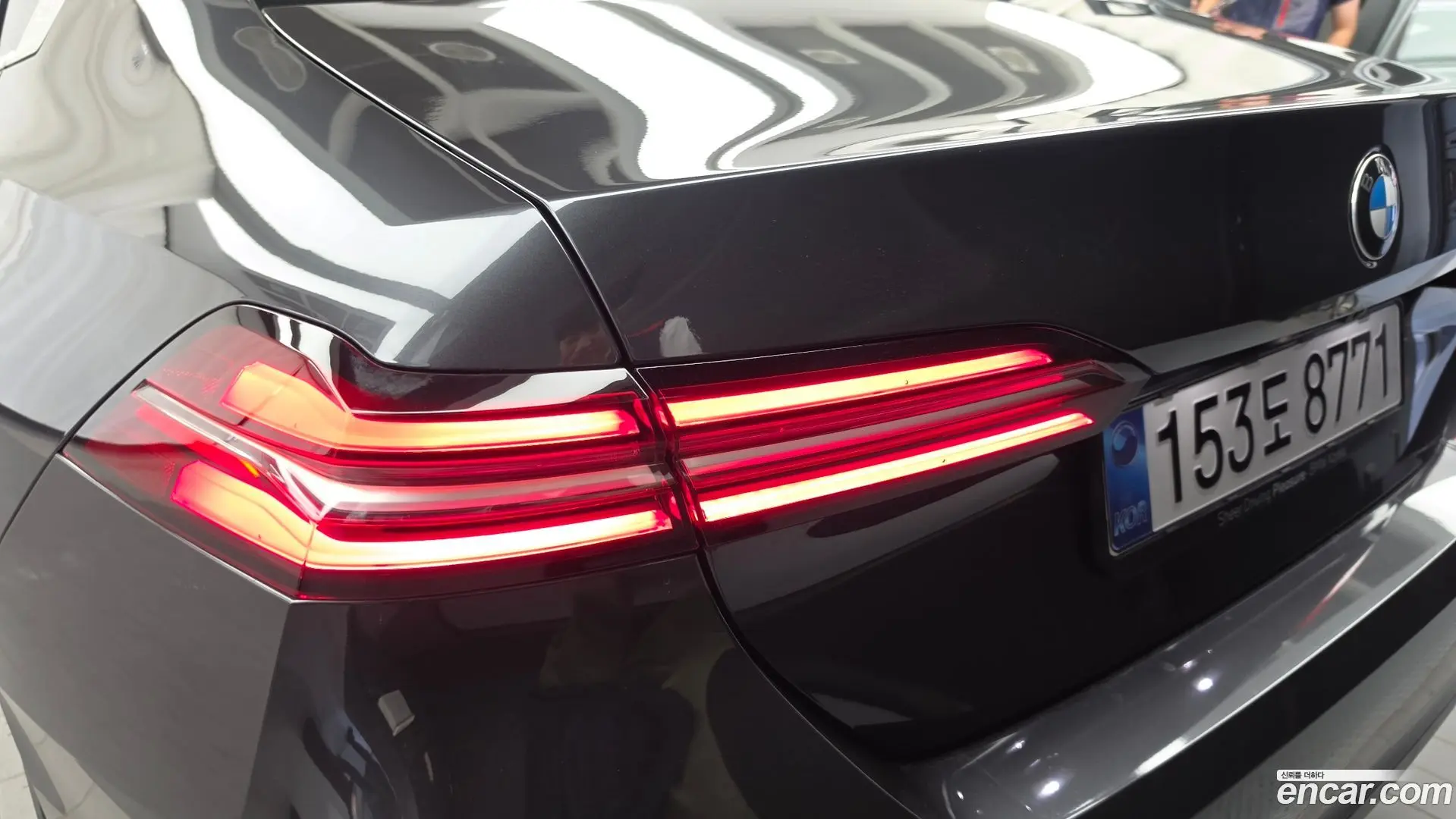 BMW 5-Series 520i 2011